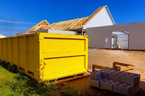 A Step-by-Step Guide to Renting a Dumpster for Your Business